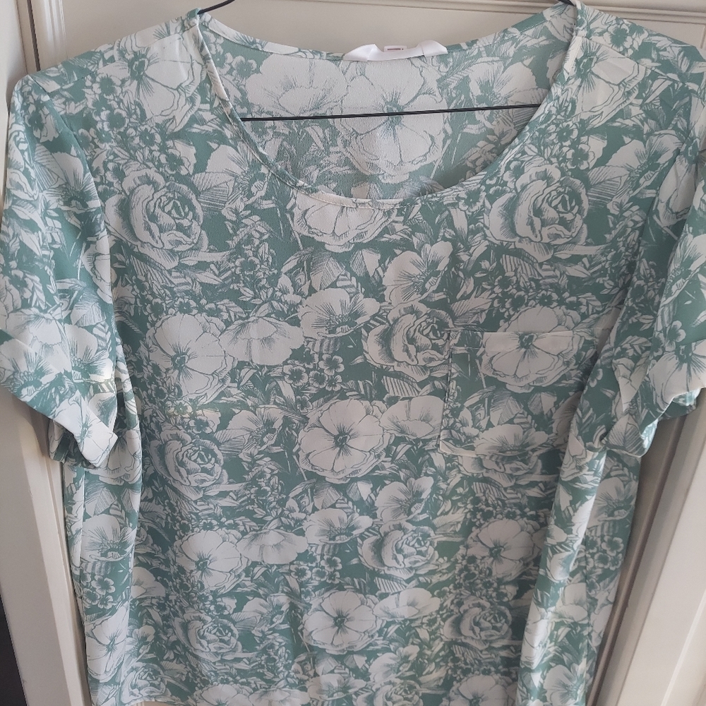 Spring short sleeve blouse